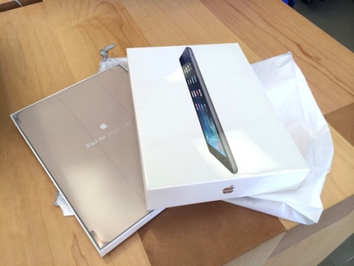 Apple     iPad Air   9