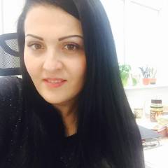Lenka Mezzeiova