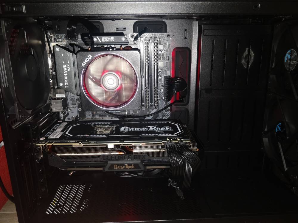 pc_inside.jpg.deceb33dac696aa1e3d02a727c459cf8.jpg