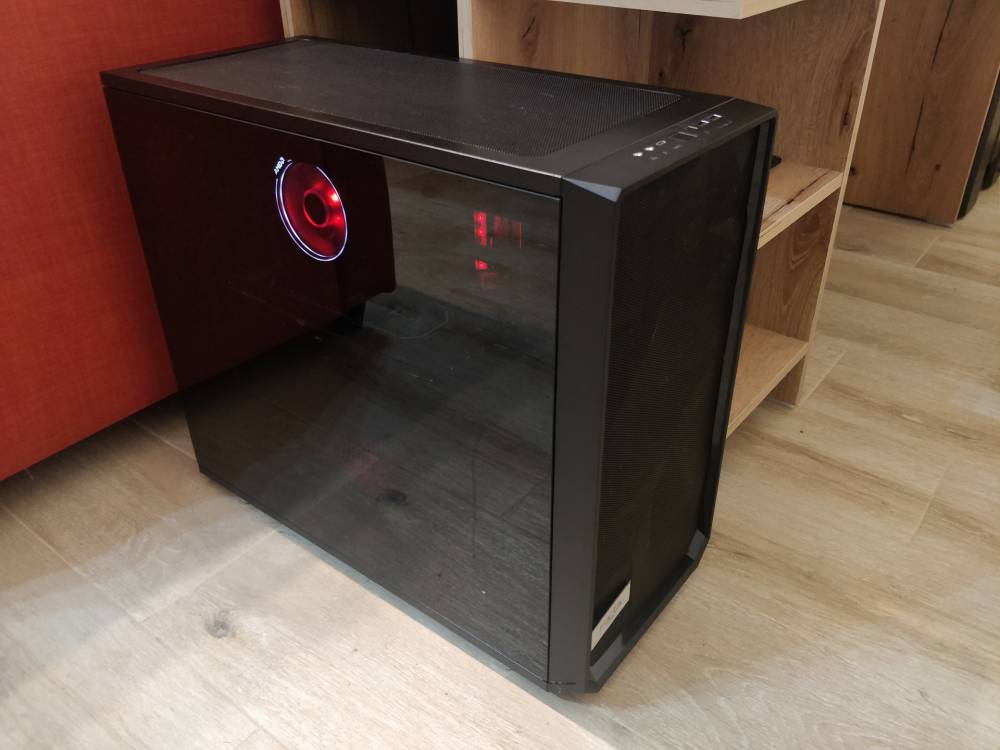pc_outside.jpg.3ce5aa4f6ea9dfcd38e5c9f23b76218b.jpg