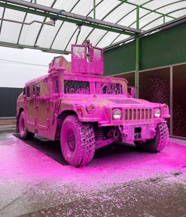 LGBTHMMWV.thumb.jpg.61cb4f0ada76d17d93e71ea829ba95ac.jpg