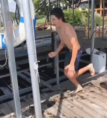 17758528039467938214760812273614.gif