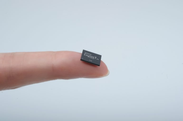 Samsung започва масовото производство на 14 nm SoC Exynos 7 Dual 7270