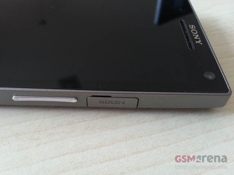 „Живи“ снимки на смартфона Sony Xperia SL