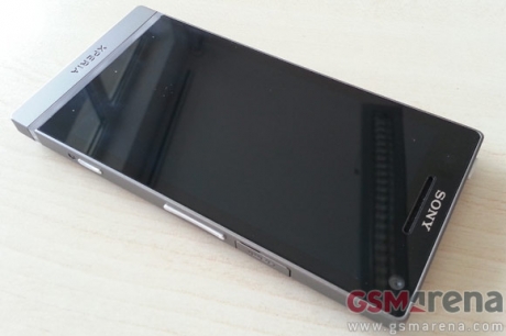 „Живи“ снимки на смартфона Sony Xperia SL