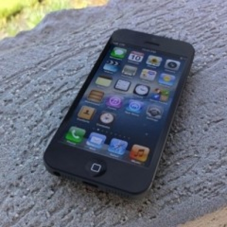 Apple направиха отстъпки за iPhone 4 и 4S