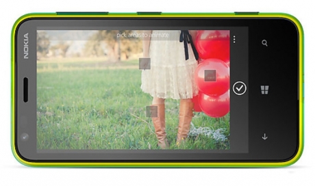 Nokia представи бюджетния смартфон Lumia 620