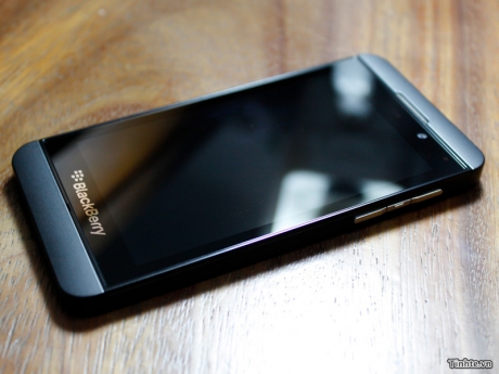 „Живи“ снимки на новия смартфон BlackBerry