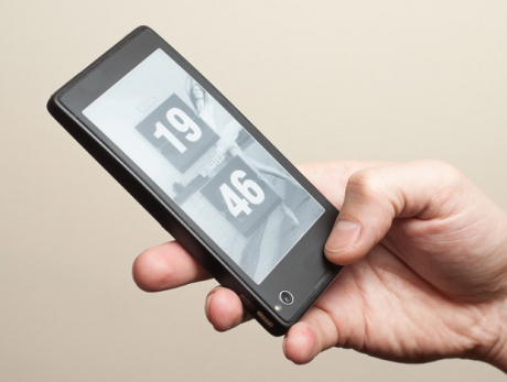Yota подготвя LTE-смартфона YotaPhone с два екрана