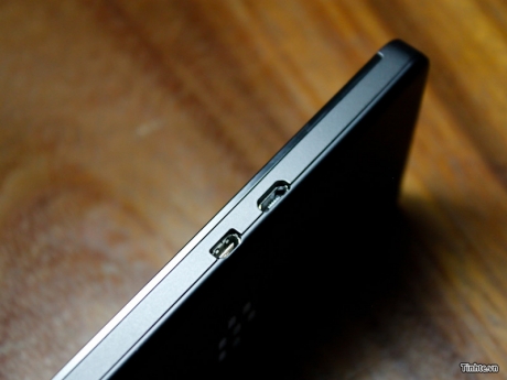 „Живи“ снимки на новия смартфон BlackBerry