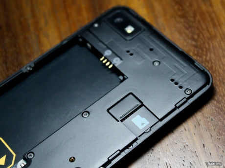 „Живи“ снимки на новия смартфон BlackBerry