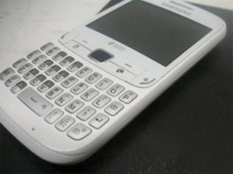 Samsung GT-S3752 – телефон с две SIM карти и QWERTY-клавиатура