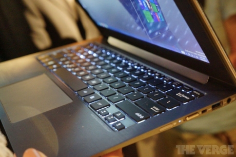 ASUS показа хибридния лаптоп Taichi с два екрана