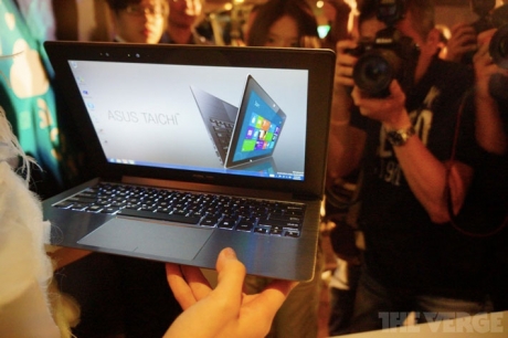 ASUS показа хибридния лаптоп Taichi с два екрана
