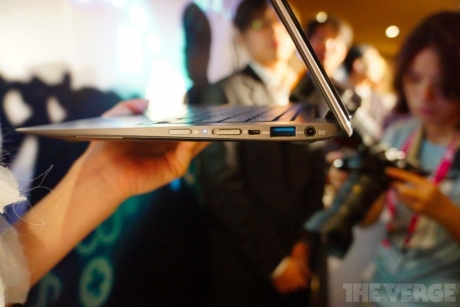 ASUS показа хибридния лаптоп Taichi с два екрана