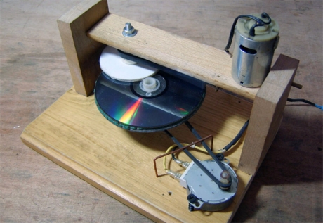 Спасете старите си CD/DVD дискове чрез полиране