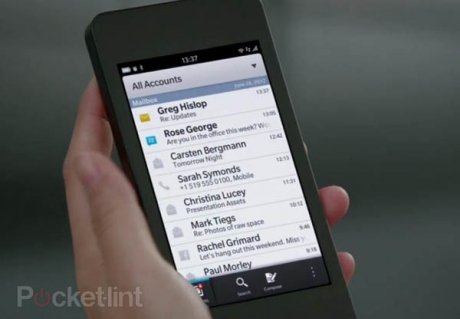 На BlackBerry World се състоя анонсът на смартфона BlackBerry 10 Dev Alpha