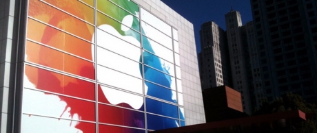 Apple иска да се реализира и като мобилен оператор
