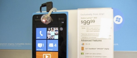 Siri призна Nokia Lumia 900 за най-добър телефон