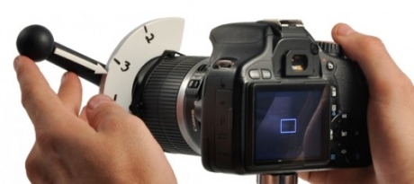 Lens/Focus Shifter позволява по-прецизно фокусиране при DSLR фотоапаратите