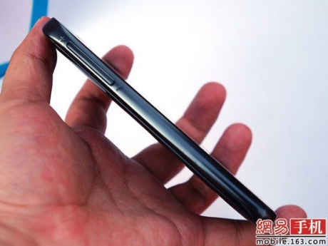 Alcatel  представи двуядрен смартфон за 5