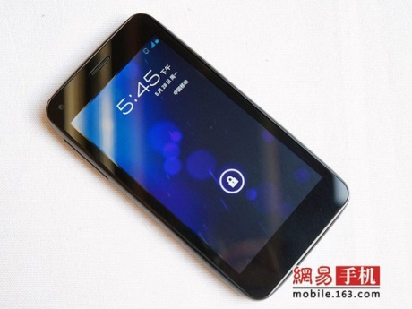 Alcatel  представи двуядрен смартфон за 5