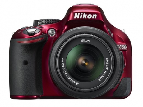 Nikon представиха 24,1-мегапикселовия апарат D5200