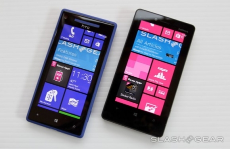Microsoft разследва проблеми при смартфони с Windows Phone 8