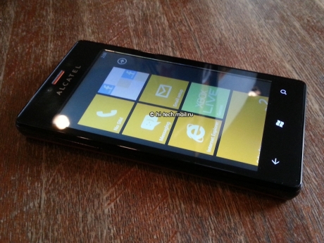Първият смартфон на Alcatel с ОС Windows Phone