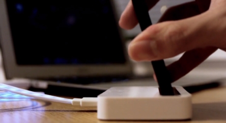 Китайци преодоляха защитата на кабела Lightning за iPhone 5