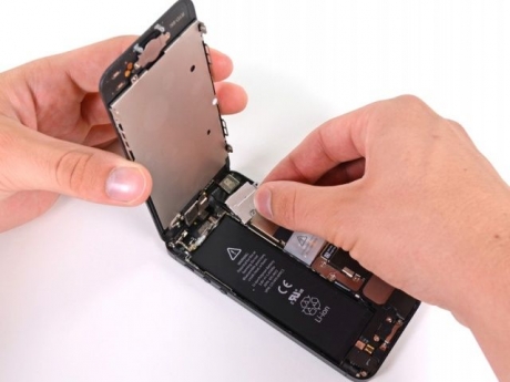 Foxconn обясняват защо се бави производството на iPhone