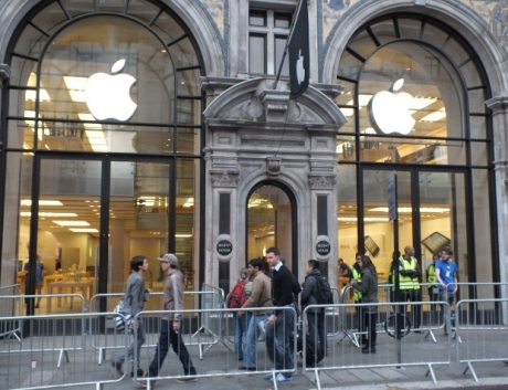 Apple е продала 26 млн. iPhone за 3 месеца