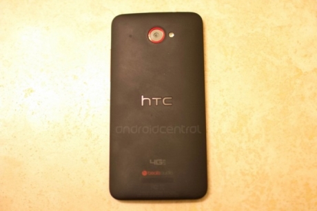 Първи снимки на HTC DLX