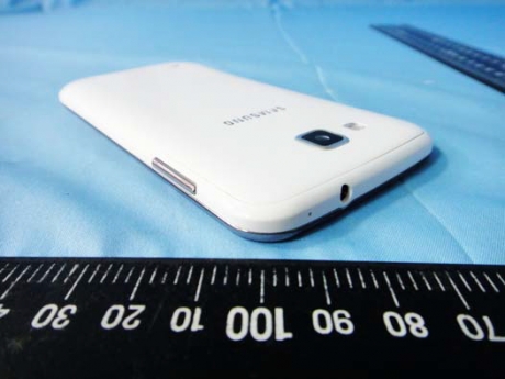 Samsung Galaxy Premier е забелязан на още няколко снимки