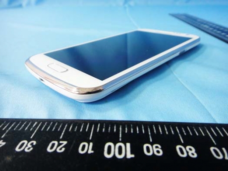 Samsung Galaxy Premier е забелязан на още няколко снимки