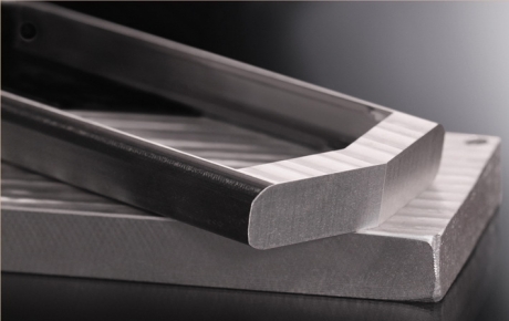 Gresso пусна в продажба телефона Regal Titanium с корпус от титан