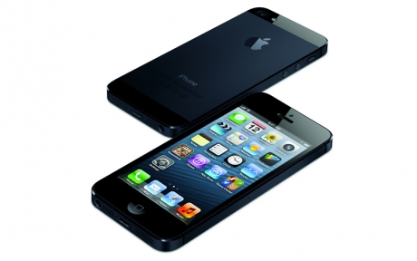 iPhone 5 е с по-голям екран и доста по-лек