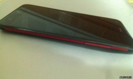 Подробности за възможностите на новия 5-инчов смартфон HTC DROID Incredible X