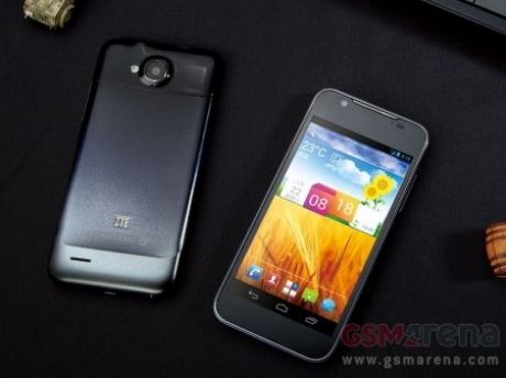 ZTE Grand Era U985 – 4-ядрен процесор и 8,6-милиметров корпус