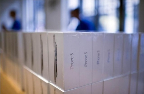 „Втора вълна“ от продажбите на iPhone 5