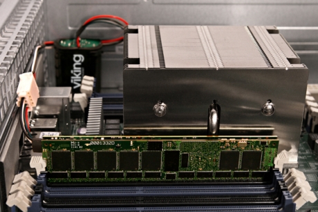 Нови модули обединена DRAM и NAND памет