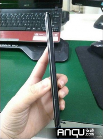 Oppo R809T: 4-ядрен смартфон с дебелина 6,13 мм.