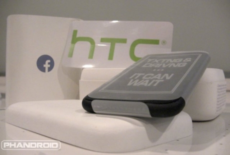 Продажбите на HTC first започват в САЩ