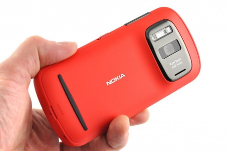 41-мегапикселовият Nokia EOS може да получи четириядрен процесор