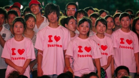 Foxconn наема работници за сглобяване на новия iPhone