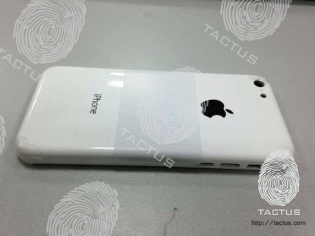 Първа снимка на бюджетния iPhone