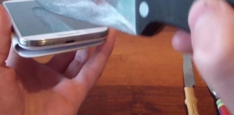 Свръх-здрав дисплей в Samsung Galaxy S4