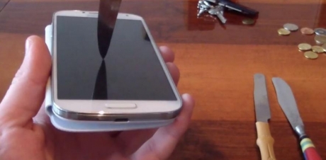 Свръх-здрав дисплей в Samsung Galaxy S4
