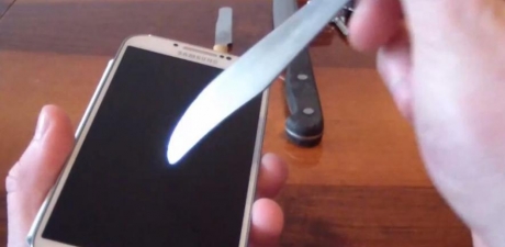 Свръх-здрав дисплей в Samsung Galaxy S4
