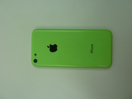 Зелен iPhone сниман от всички страни